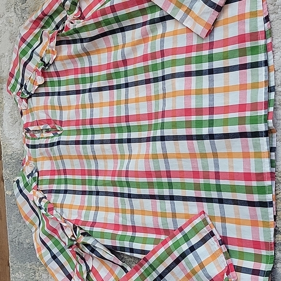 Crown & Ivy Ruffled Detail Pulliver Blouse - Picture 9 of 10